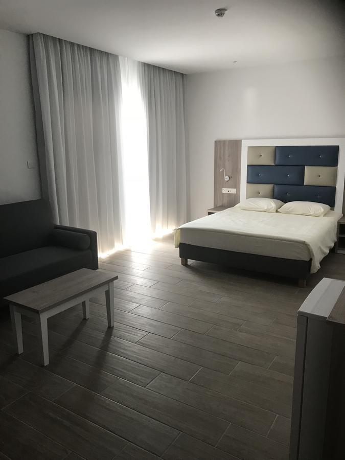 Stratovarius Nissi Rooms Ajía Nápa Eksteriør bilde